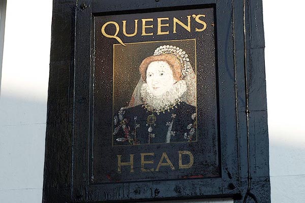 queens head hawkshead